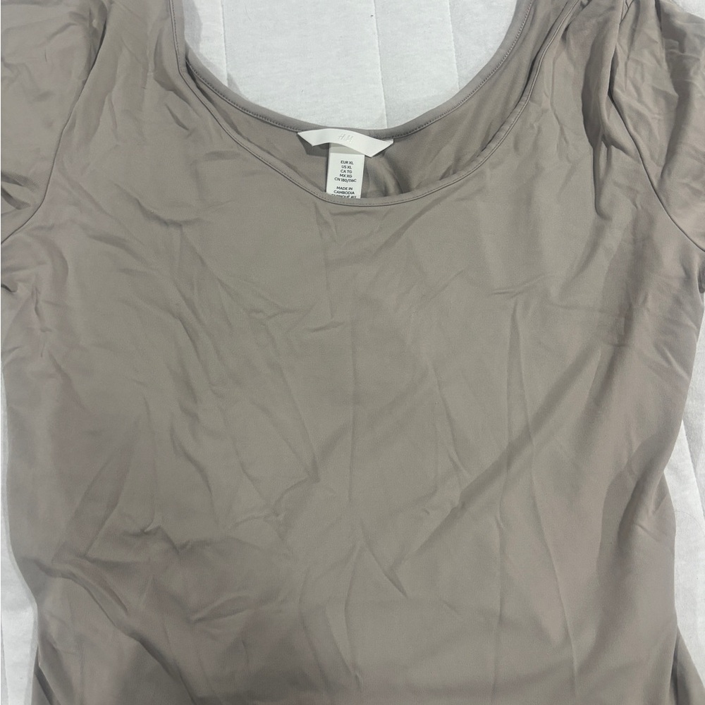 H&M Women's Short Sleeve Taupe Tee